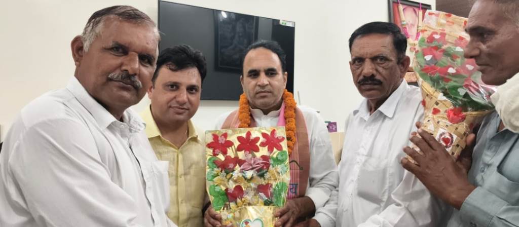 Grand welcome of BJPs newly elected State General Secretary Ved Phullan in Fatehabad huge enthusiasm among workers